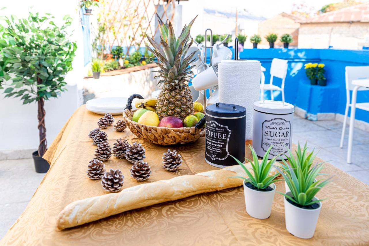 Bee Hostel Limassol Kültér fotó