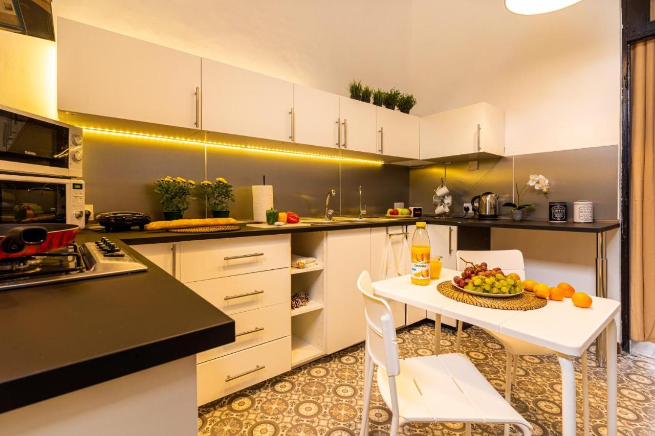 Bee Hostel Limassol Kültér fotó