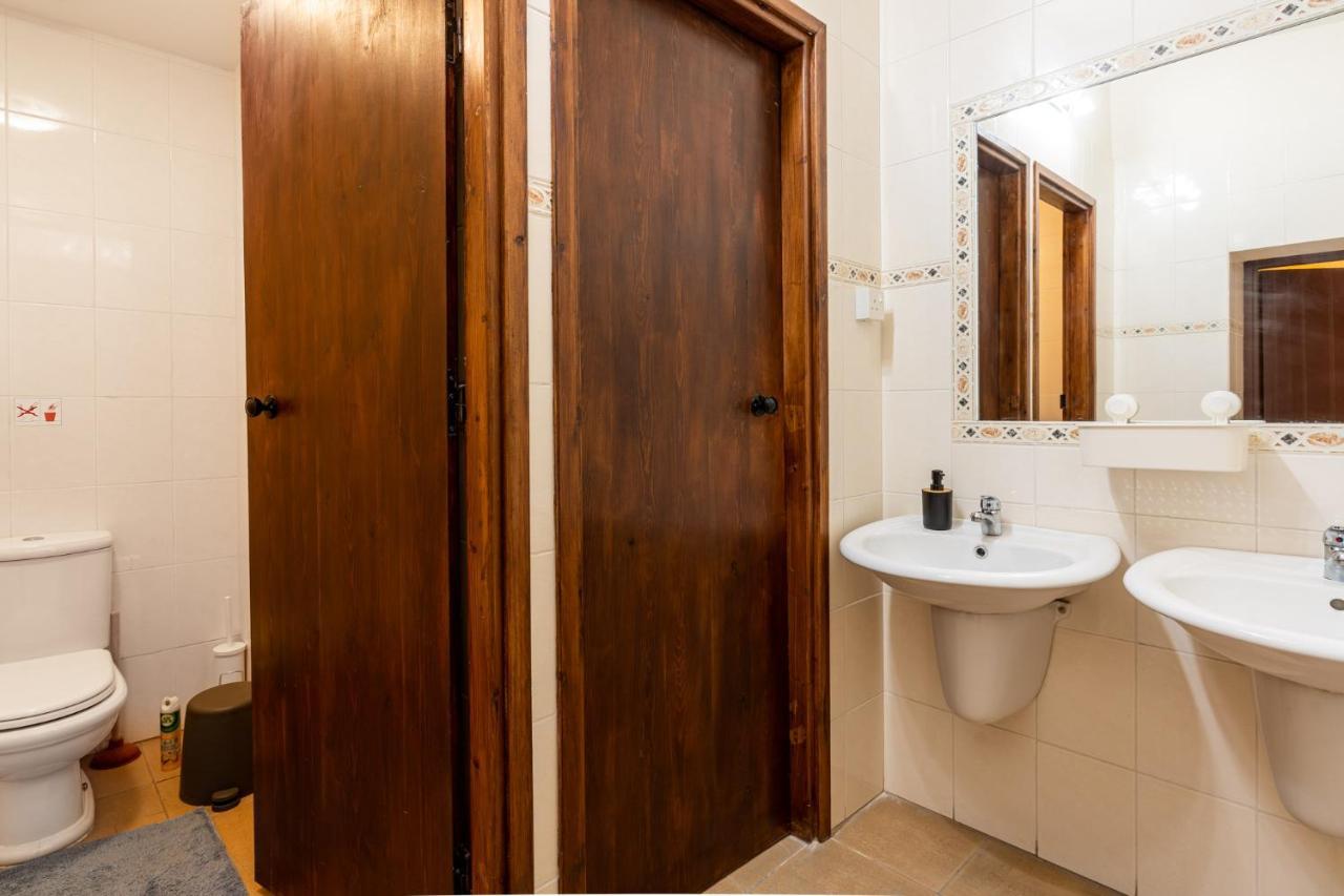 Bee Hostel Limassol Kültér fotó